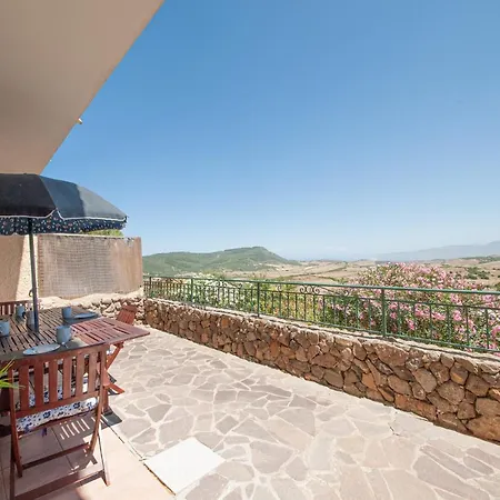 Quiet With A Big Pool And A Spectacular View. *
