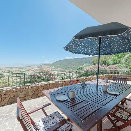 Quiet With A Big Pool And A Spectacular View. *